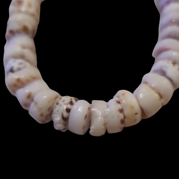 Vintage Handemade Genuine Hawaiian Puka Shell Bracelet Lot 10 - Picture 2 of 2